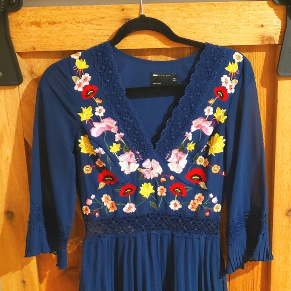 Asos Design embroided dress Wedding Cocktail size 4 - Picture 2 of 16